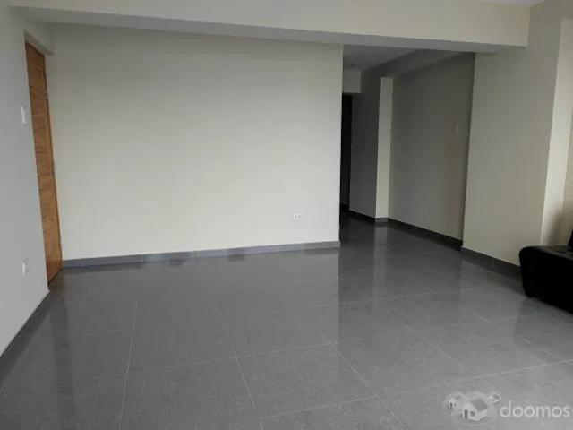 Departamento de estreno amplio frente a parque Urb. San Andrés I Etapa