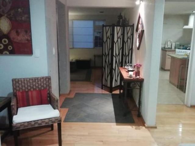 Departamento de lujo, uno por piso con elevador directo