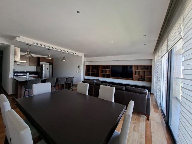 Departamento de lujo amueblado en City View