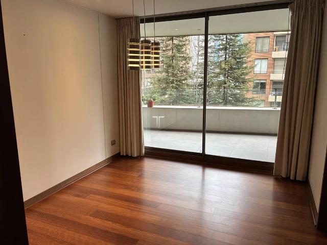 Departamento de lujo barrio el golf 4d+4b+2e