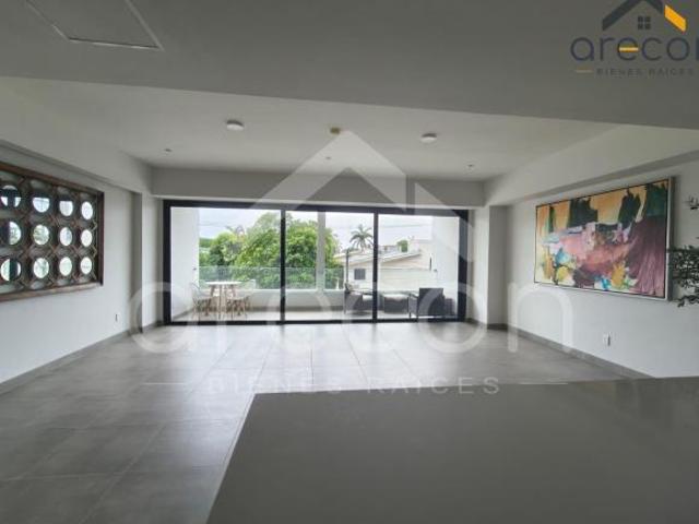 Departamento de Lujo, con excelente Vista a la Laguna