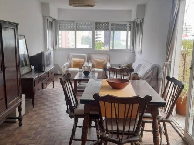 Departamento de TRES dormitorios en ALQUILER