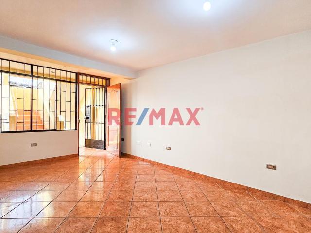 Departamento En 3Er Piso Listo Para Mudarte Urb Prolima Ii