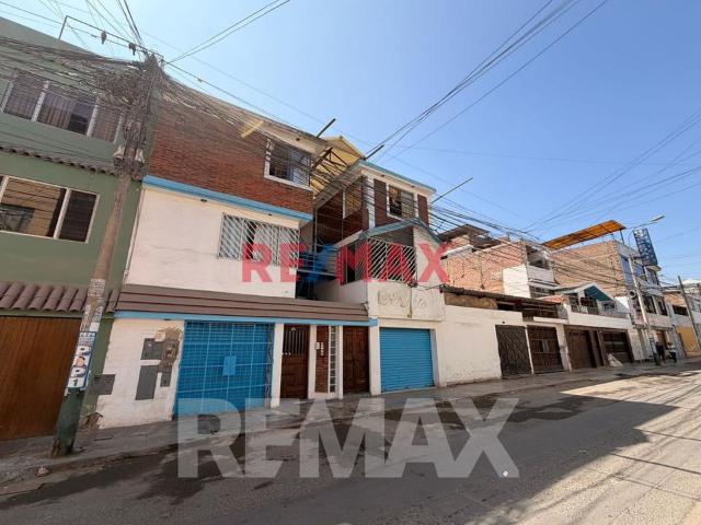 Departamento En 1Er Piso Con Local Comercial En Sjm 186M2 En Zona Estratégica