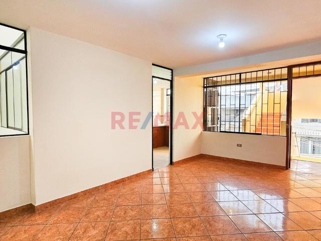 Departamento En 2Do Piso Listo Para Mudarte Urb Prolima Ii