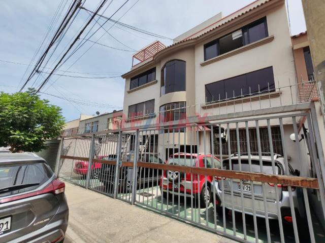 Departamento En 2Do Piso Vista A Calle De 03 Dormitorios 105 Mts