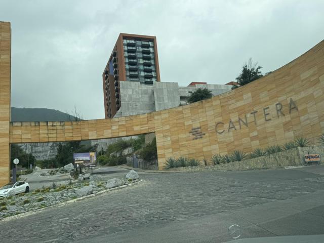Departamento en Colinas de San Jer?nimo Cntera Torre Zafiro