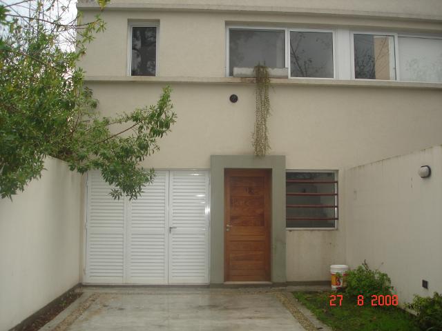 Departamento En Calle 494 3045, Gonnet, Argentina