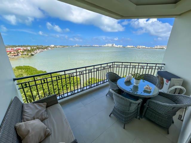 Isla Dorada Departamento en Venta en Isla Dorada ? 3 Rec?maras, Casa Club y Playa a Minutos en la Zona Hotelera