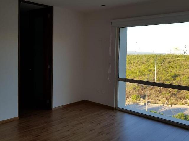 Departamento en Club de Golf la Loma