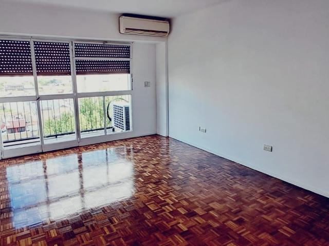 Departamento en alquiler 3 amb c/balcón en Parque Patricios