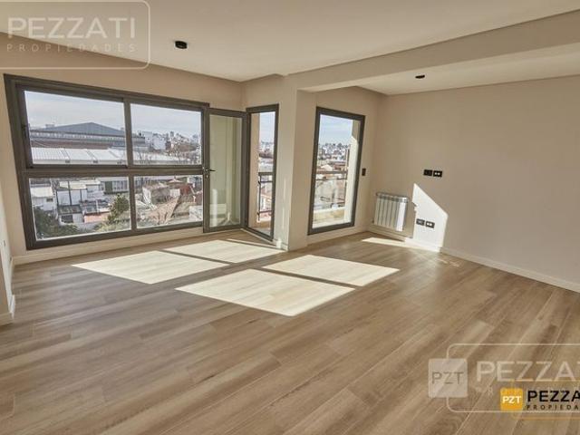 Departamento en alquiler. 24 meses. 2 amb, cocina separada. cochera Z/ Chauvin