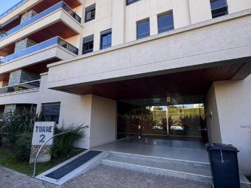 Departamento en Alquiler 2 Dormitorios: Exclusividad en Altura con Vista al Chateau en Livette