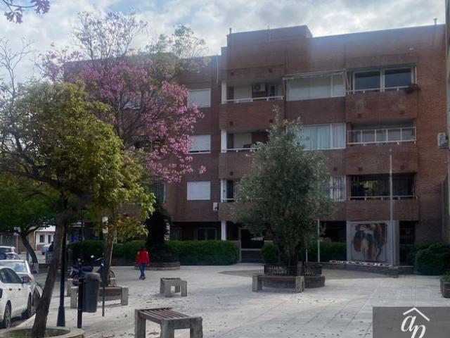 Departamento en alquiler c/ cochera en Centro