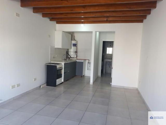 Departamento en alquiler c/ cochera en Villa Nueva