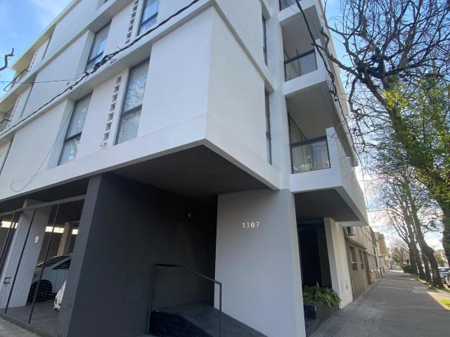 Departamento en alquiler, con cochera