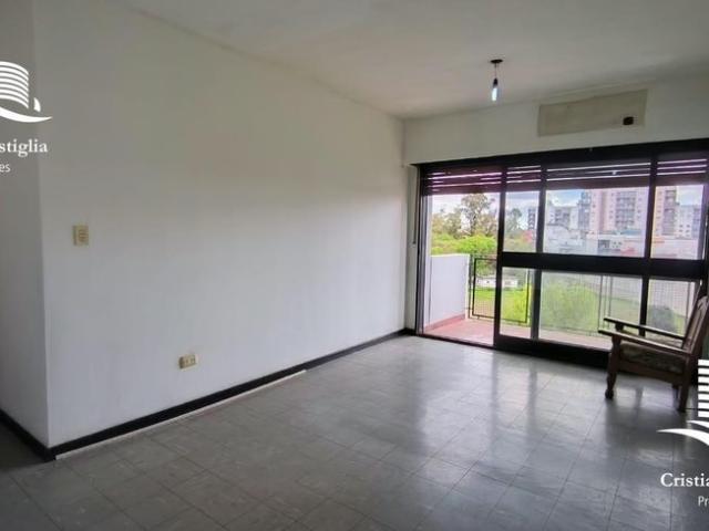 Departamento En Alquiler con Cochera en Piso Alto en Villa Celina