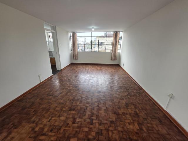 Departamento en alquiler con cochera en Pueblo Libre