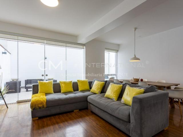 Departamento en Alquiler con terraza propia en primer piso en Miraflores