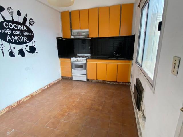 Departamento en alquiler Caseros 4 ambientes