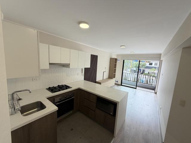 Departamento en alquiler de 1 dormitorio vista externa 45.60m2 cerca a la Av. Arequipa en San Isidro
