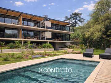 Departamento en Alquiler de 2 dormitorios en Villa Allende, Casa Aite, Seguridad, Amenities. â€” 140mÂ²