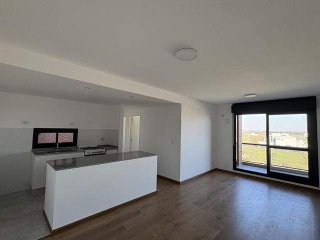 Departamento en alquiler de 2 dormitorios en fisherton