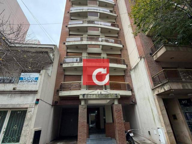 Departamento en alquiler en calle 43 entre 13 y 14 c/ cochera en La Plata