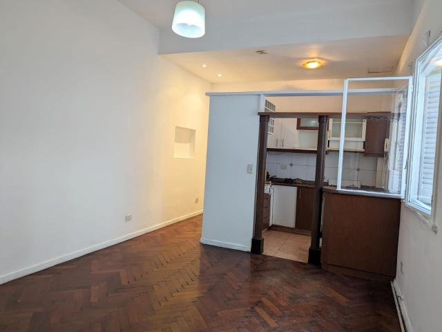 Departamento en Alquiler en Balvanera URIBURU al 100