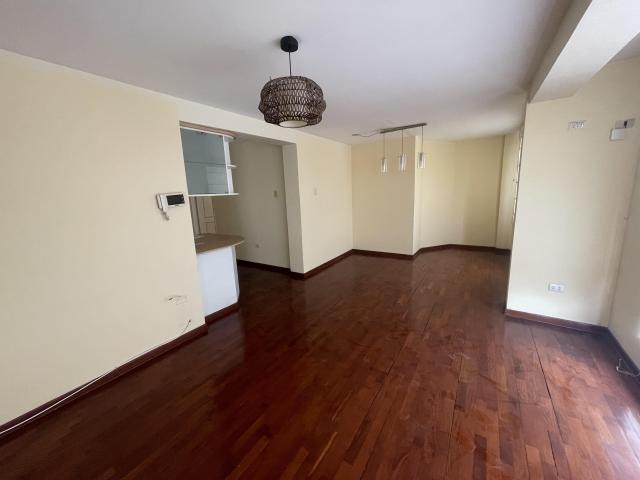 Departamento en alquiler en La Molina a S/2,000 al mes