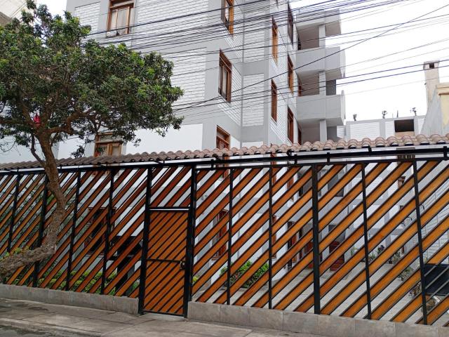 Departamento en Alquiler en Miraflores – 2 Dormitorios – S/ 2,400