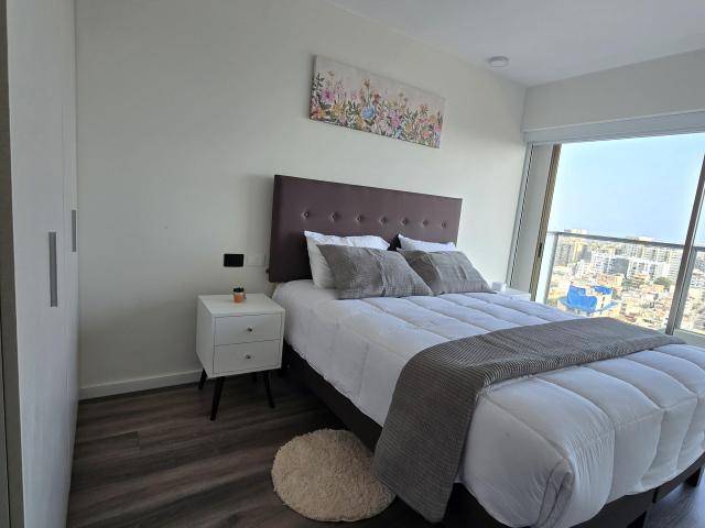 Departamento en alquiler en San Miguel a S/2,300 al mes