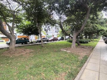 Departamento en alquiler en San Borja a $2,200 al mes