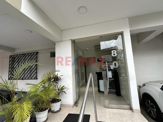 Departamento en alquiler en Surquillo a S/2,500 al mes