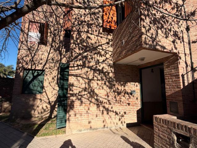 Departamento en Alquiler en Villa Adela