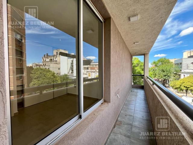 Departamento en Alquiler frente a parque Las Tejas, 1 dormitorio, Nueva Córdoba