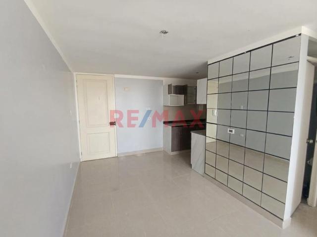Departamento En Alquiler, Piso 11, A Pasos De La Ucv Y A Media Cuadra De Av. Sánchez Cerro Condominio Oasis!