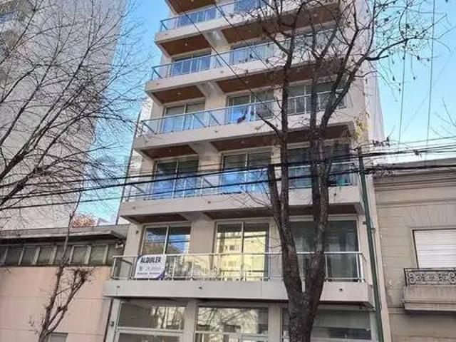 Departamento en alquiler – Plaza Paso
