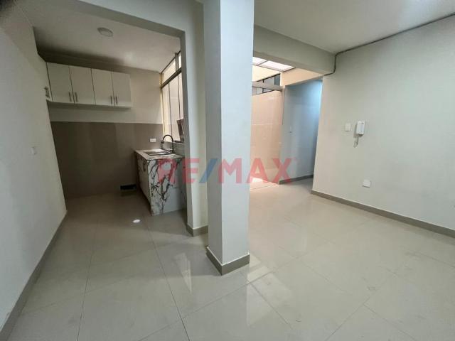 Departamento En Alquiler – Primer Piso En Ate!