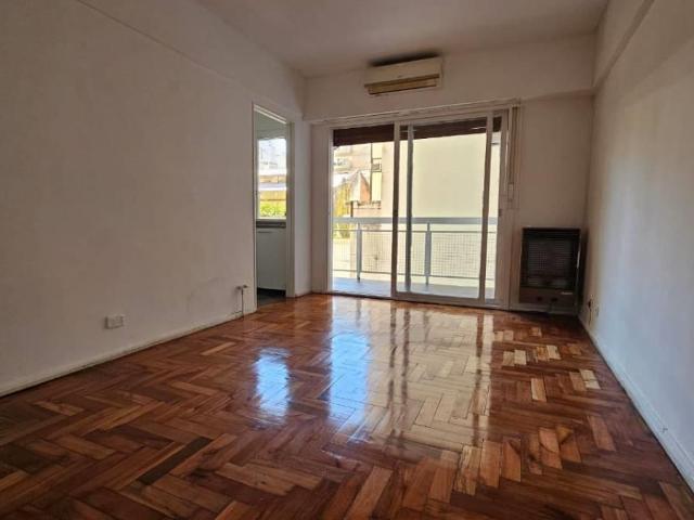 Departamento en Alquiler tradicional de dos ambientes con balcón terraza Belgrano