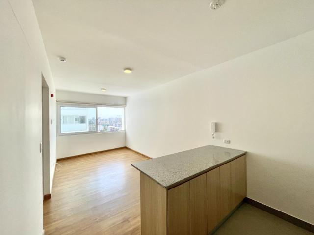 Departamento en alquiler ubicado en una excelente zona de Surquillo limite con Miraflores