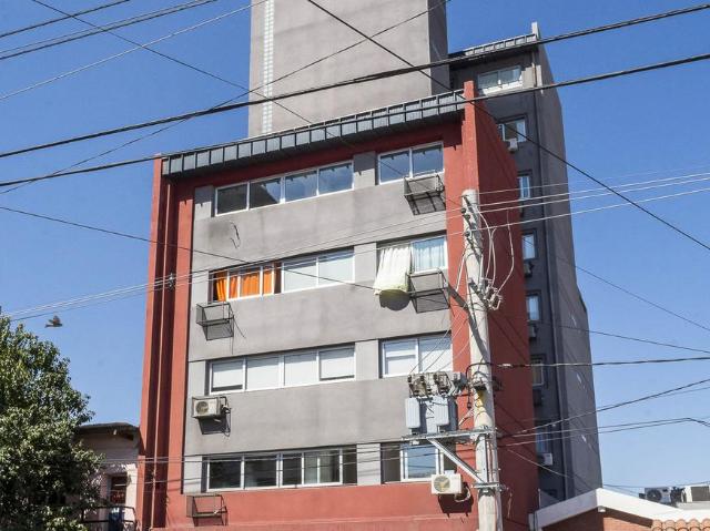 Departamento en alquiler ubicado en calle Alvarado 1300