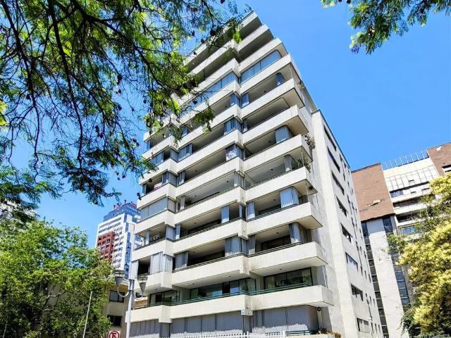 Departamento en arriendo de 3 dorm. en las condes plaza perú