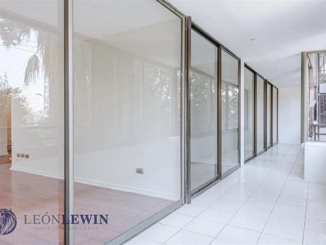 Departamento en arriendo de 4 dorm. y 3 baños en las condes