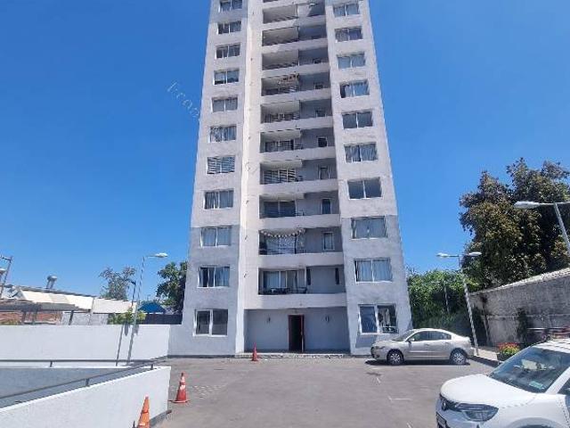 Departamento en arriendo de dos dormitorios con estacionami