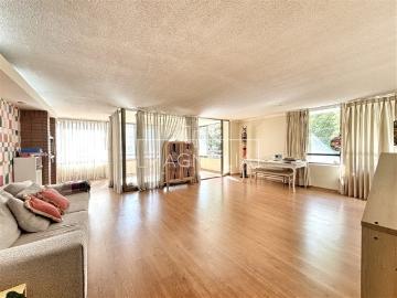Apartamento en arriendo en Manquehue Oriente - Estacionamiento