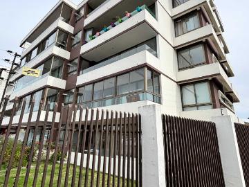 Apartamento en arriendo en Villa Spring-Hill - Estacionamiento