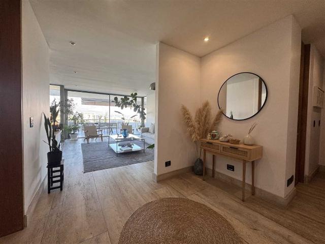 Departamento en Arriendo en Vitacura 3 dormitorios 5 baños