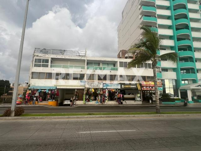 DEPARTAMENTO EN AV. DEL MAR