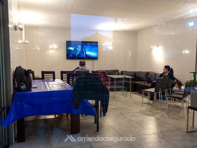 Departamento en Avenida Ecuador, ID: 2480S